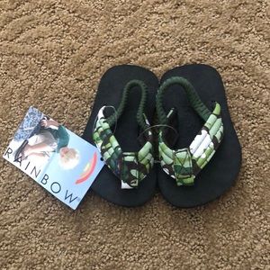Baby Rainbows Camo flip flops size 3/4